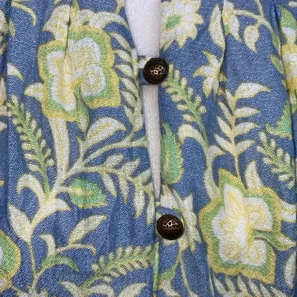 Lucky Brand Blue & Yellow Floral Elastic Waist, 3/4 Sleeve Top, Brass Buttons. - Picture 5 of 14